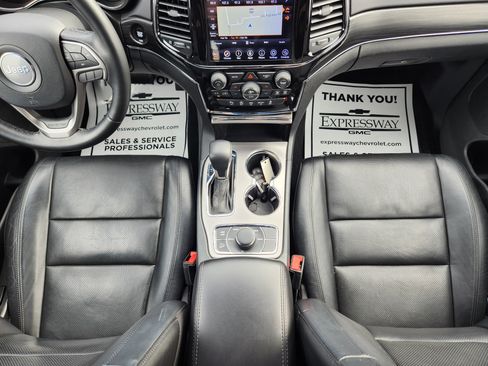 Used 2020 Jeep Grand Cherokee Limited w/ Luxury Group II image 17