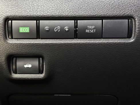 Used 2024 Nissan Sentra SV image 25