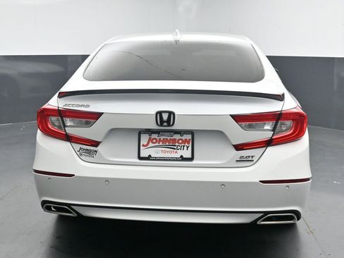 Used 2021 Honda Accord Touring image 8