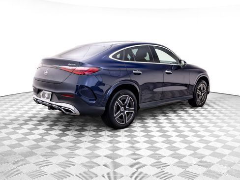 Used 2024 Mercedes-Benz GLC 300 4MATIC image 5