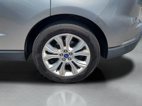 Used 2020 Ford Edge Titanium w/ Equipment Group 301A FWD image 5