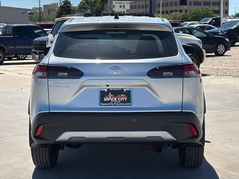 New 2026 Toyota Corolla Cross L FWD image 4