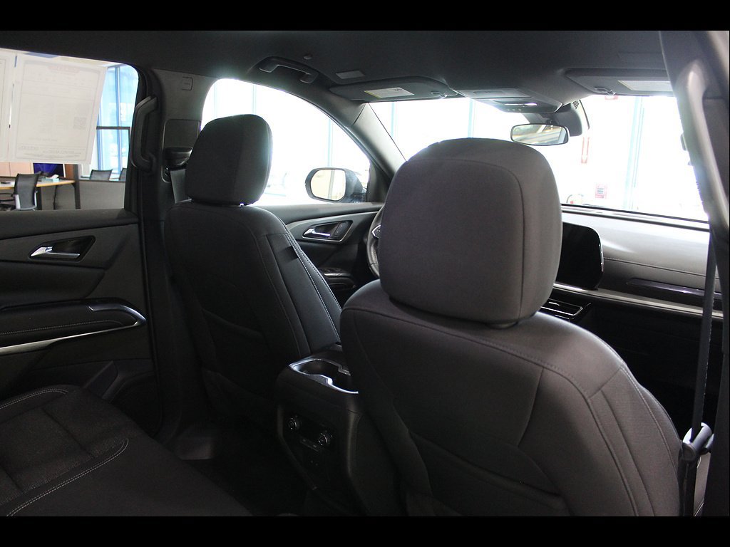 Used 2024 Chevrolet Traverse LS FWD image 20