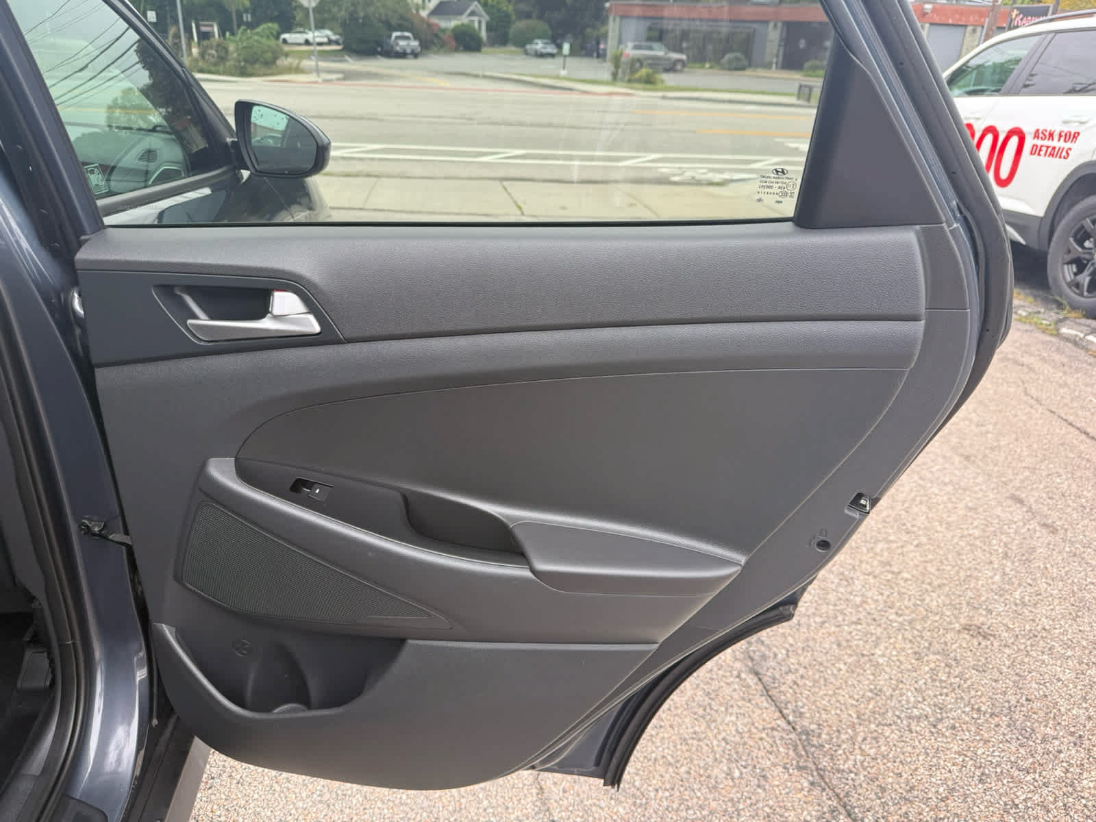 Used 2020 Hyundai Tucson SE w/ Winter Weather Package FWD image 11