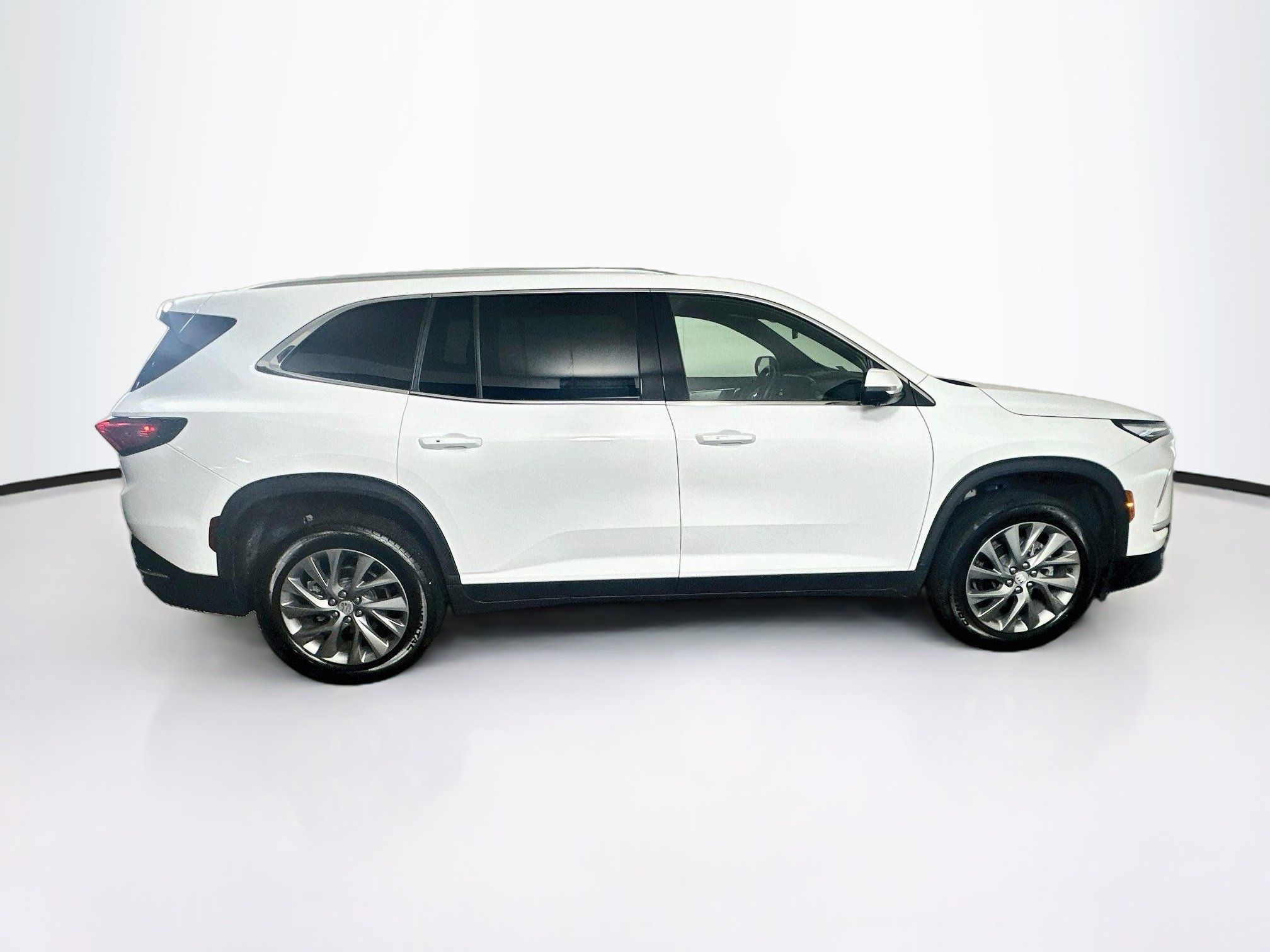 Used 2025 Buick Enclave Preferred FWD image 10
