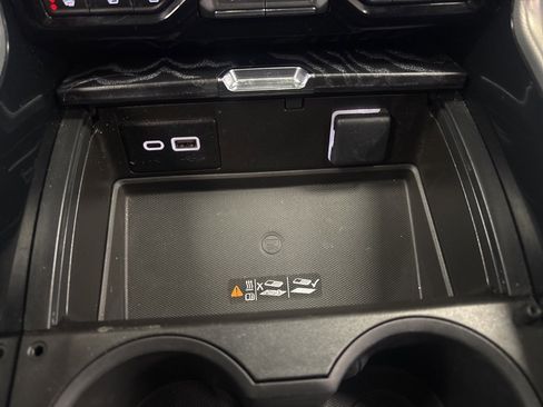 Used 2023 GMC Yukon Denali w/ Advanced Technology Package image 28