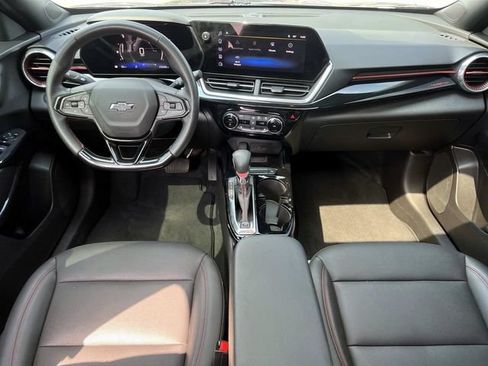 Used 2025 Chevrolet Trax RS w/ Sunroof Package FWD image 15