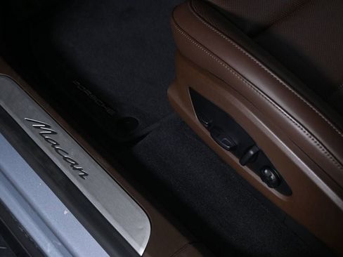 Certified 2025 Porsche Macan Electric RWD image 22