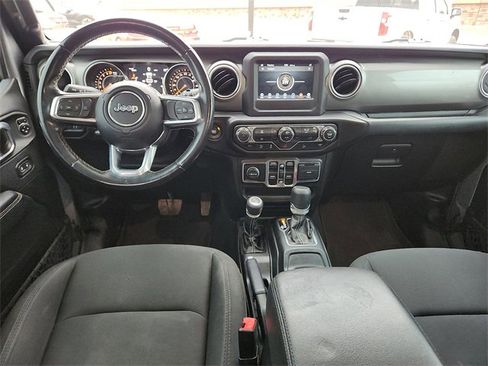 Used 2020 Jeep Wrangler Unlimited Sahara image 11