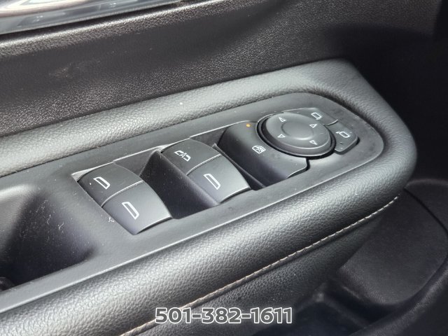 Used 2024 GMC Terrain SLE FWD image 31