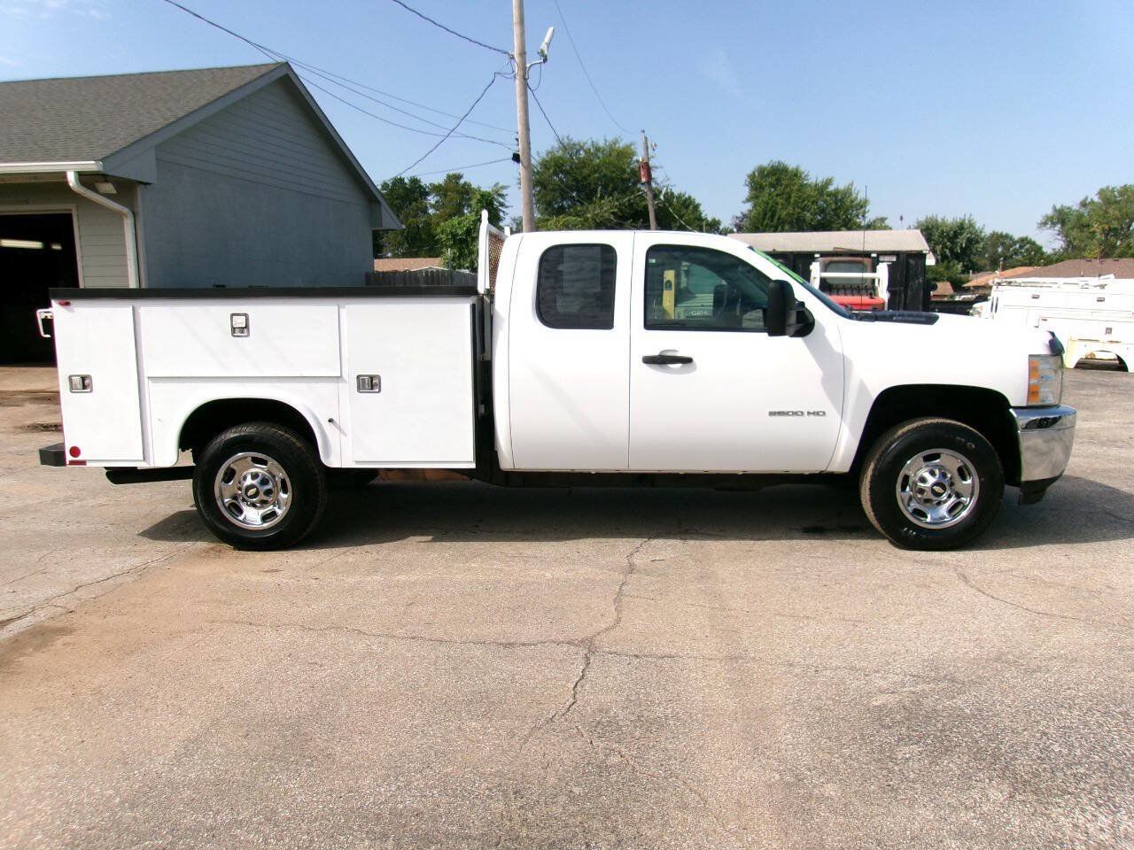 Used 2013 Chevrolet Silverado 2500 W/T AWD/4WD image 1