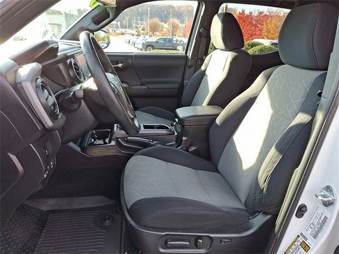 Certified 2023 Toyota Tacoma TRD Off-Road image 13