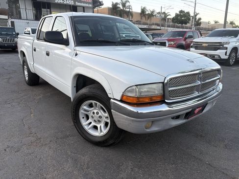Used 2004 Dodge Dakota SLT w/ Deluxe Convenience Group image 2