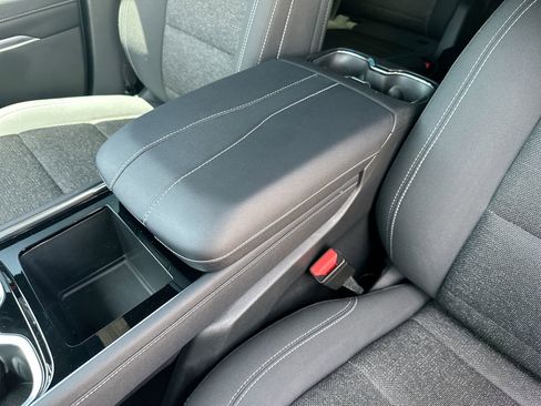 Used 2025 Chevrolet Traverse LT image 20