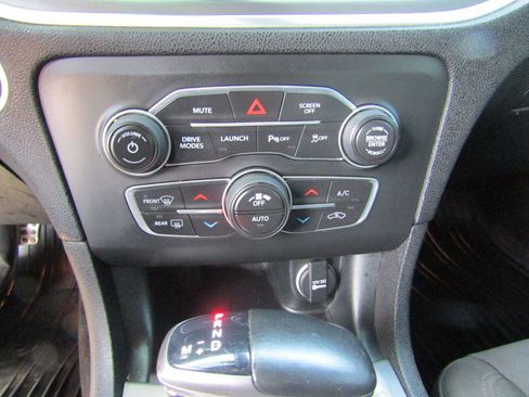 Used 2019 Dodge Charger Scat Pack RWD image 31