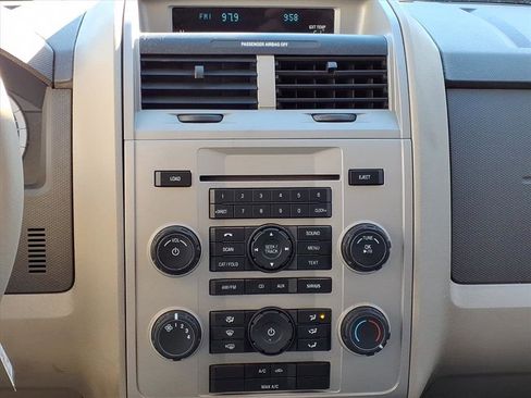 Used 2012 Ford Escape XLT image 6