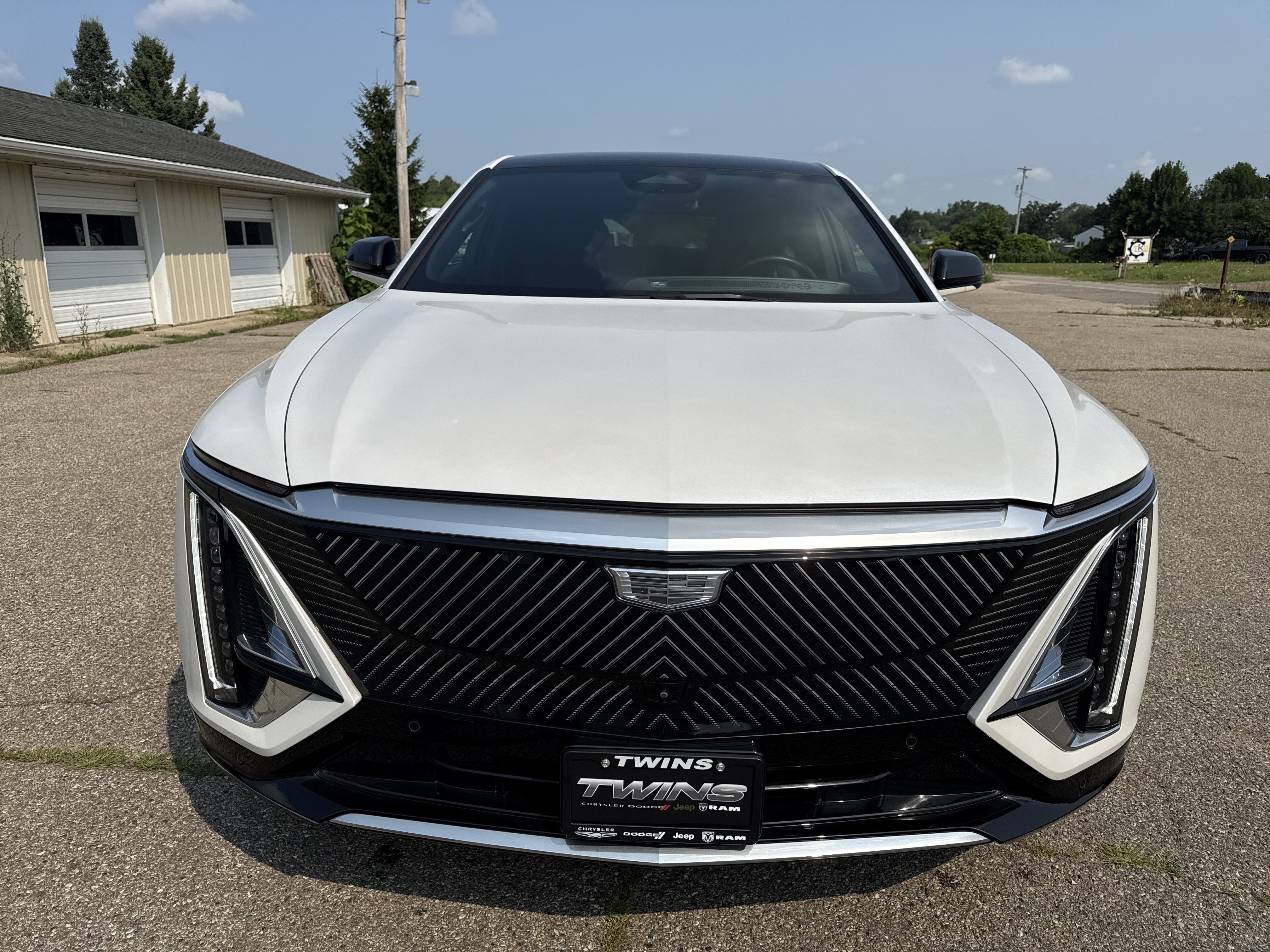 Used 2024 Cadillac Lyriq Luxury AWD/4WD image 13