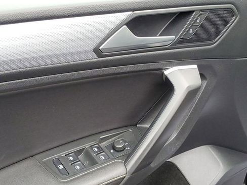 Used 2024 Volkswagen Tiguan S image 10