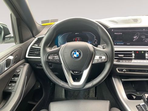 Used 2022 BMW X5 xDrive45e w/ Parking Assistance Package AWD/4WD image 12