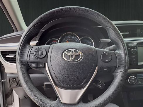 Used 2016 Toyota Corolla LE image 19