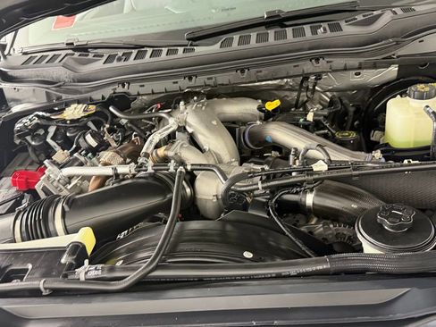 Used 2025 Ford F350 Lariat w/ Black Appearance Package image 38