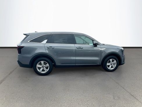 Certified 2025 Kia Sorento LX FWD image 8