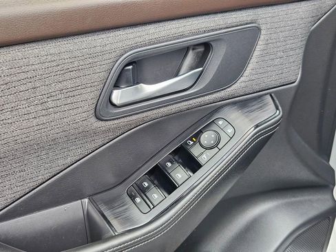 Used 2021 Nissan Rogue SV image 11