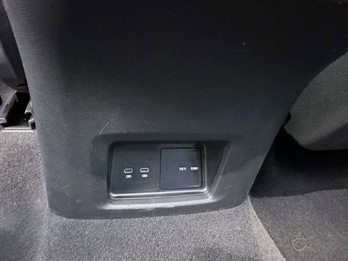 Used 2025 Volkswagen Atlas SE image 10