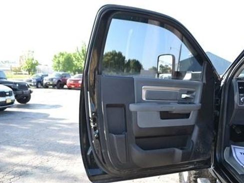 Used 2017 RAM 2500 Tradesman w/ Chrome Appearance Group AWD/4WD image 12