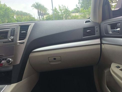 Used 2014 Subaru Outback 2.5i Premium AWD/4WD image 22