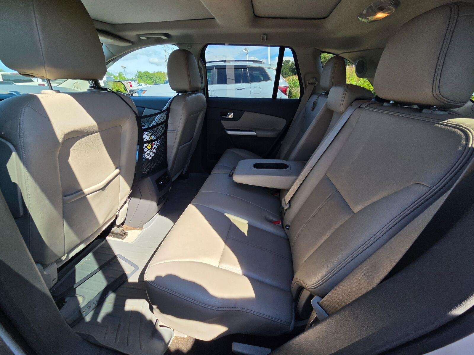 Used 2014 Ford Edge Limited w/ Equipment Group 302A FWD image 9
