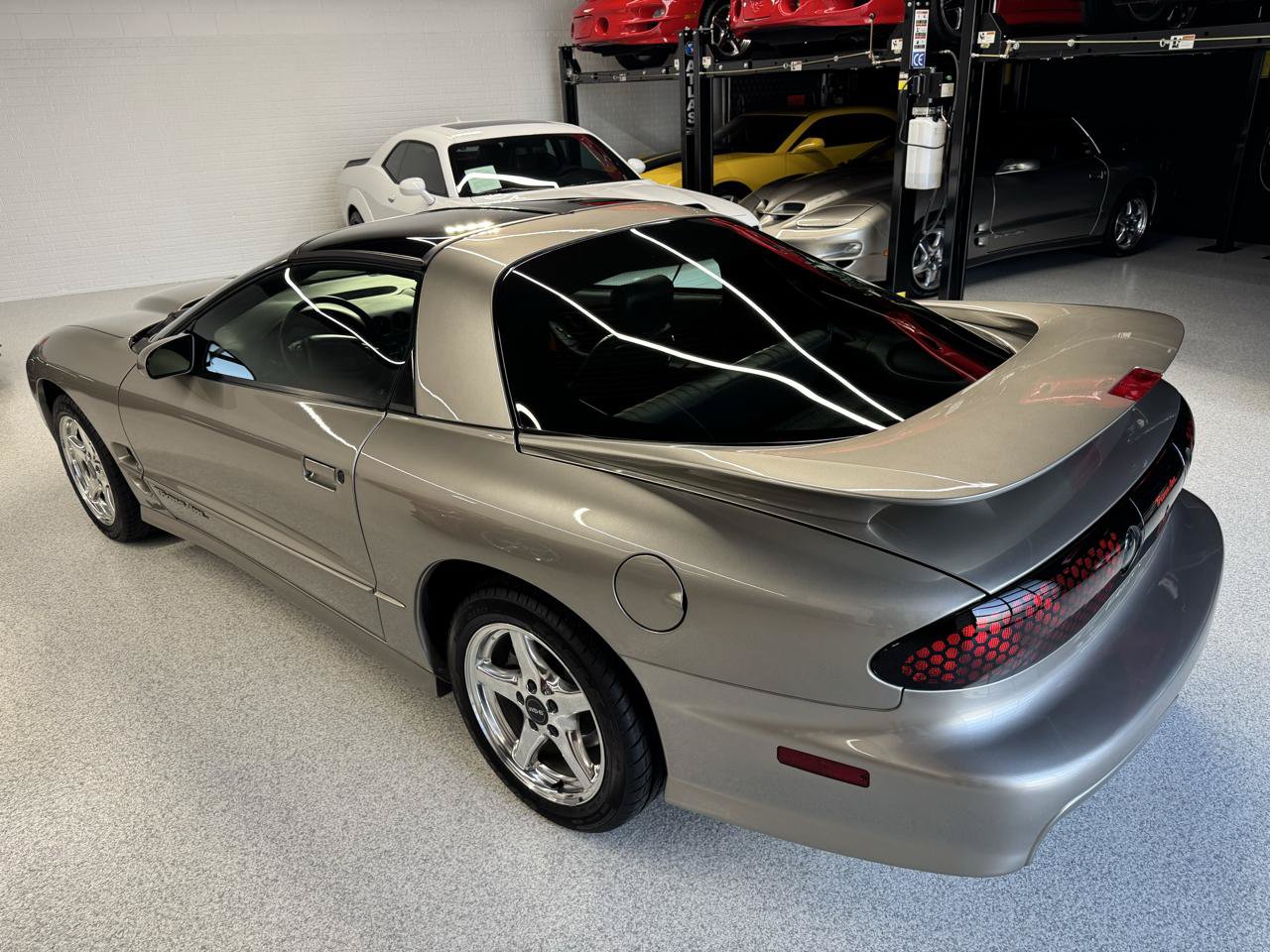 Used 2000 Pontiac Firebird Formula RWD image 11