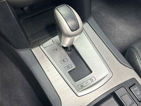 Used 2011 Subaru Outback 3.6R Limited image 17