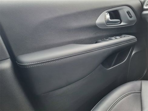 Certified 2024 Chrysler Pacifica Touring-L w/ S Appearance Package image 38