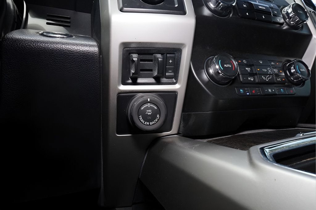 Used 2021 Ford F350 Lariat w/ Lariat Ultimate Package AWD/4WD image 40