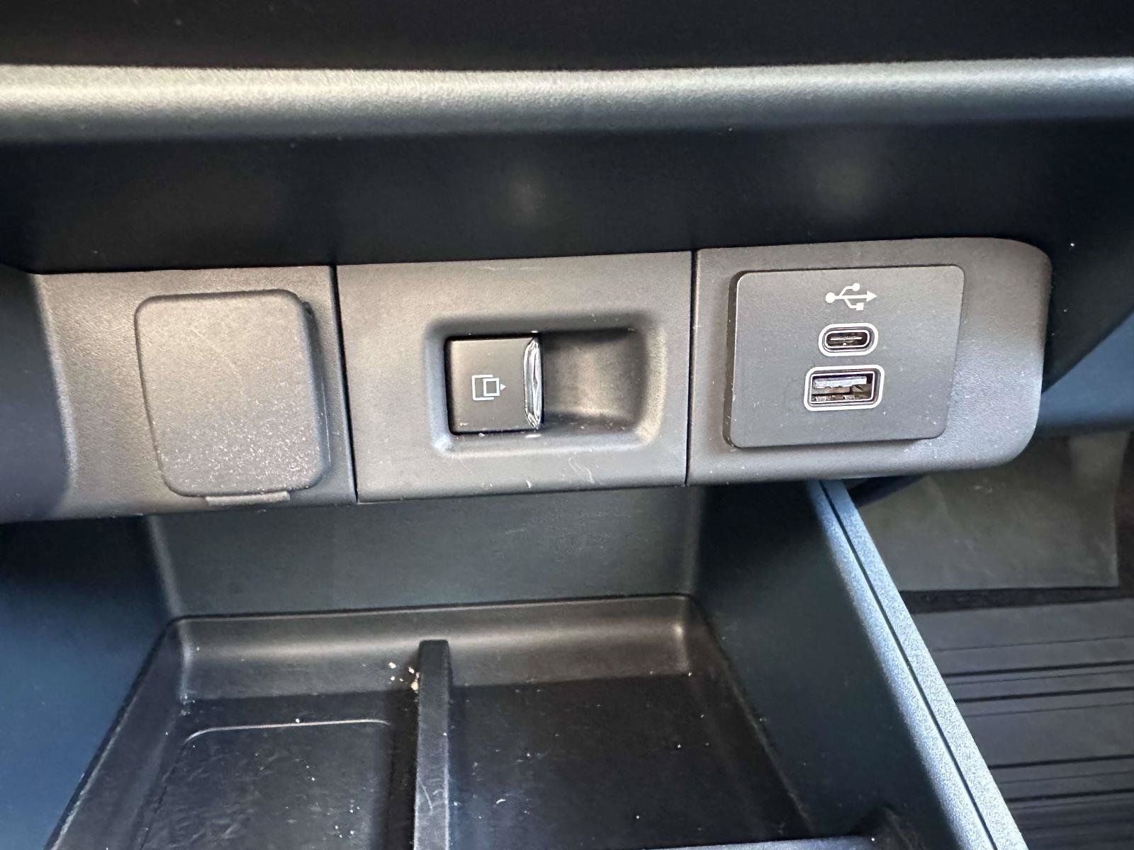 Used 2026 Ford Maverick Lobo AWD/4WD image 27