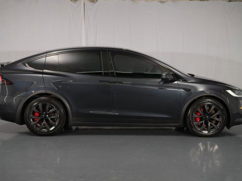 Used 2023 Tesla Model X Plaid image 11