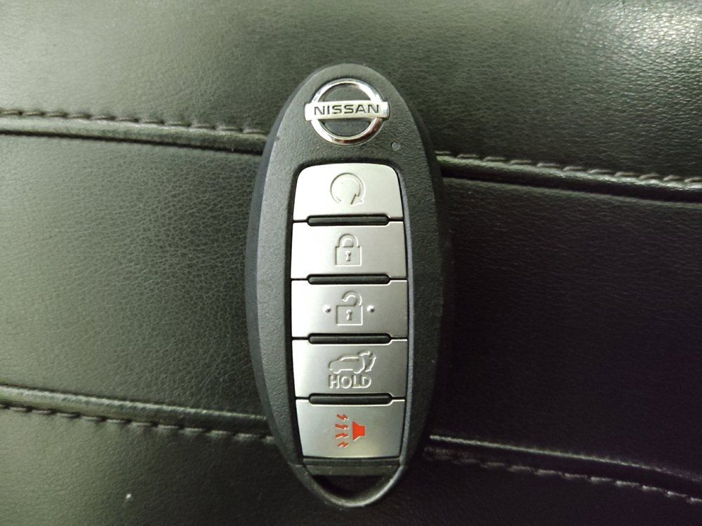 Used 2020 Nissan Rogue SV FWD image 32