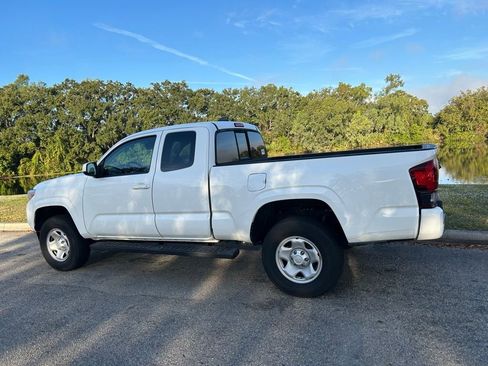 Used 2020 Toyota Tacoma SR image 3