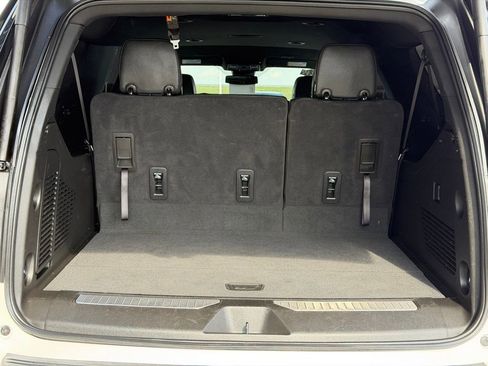 Used 2025 Chevrolet Suburban Z71 AWD/4WD image 8