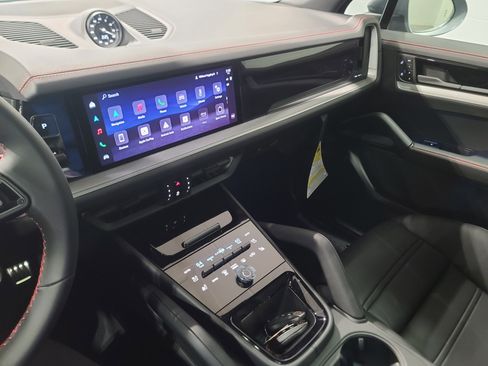 New 2026 Porsche Cayenne S image 20