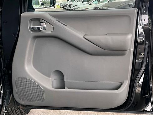 Used 2012 Nissan Frontier SV w/ SV Premium Utility Pkg image 21