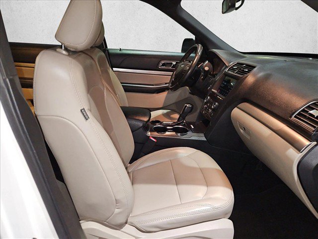 Used 2019 Ford Explorer XLT w/ Equipment Group 202A FWD image 16