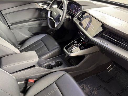Used 2025 Audi Q4 e-tron Premium RWD image 15