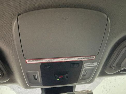 Used 2022 Toyota Camry SE FWD image 32