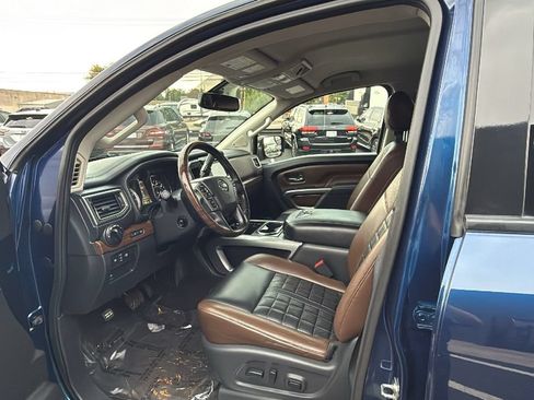 Used 2018 Nissan Titan Platinum Reserve AWD/4WD image 10