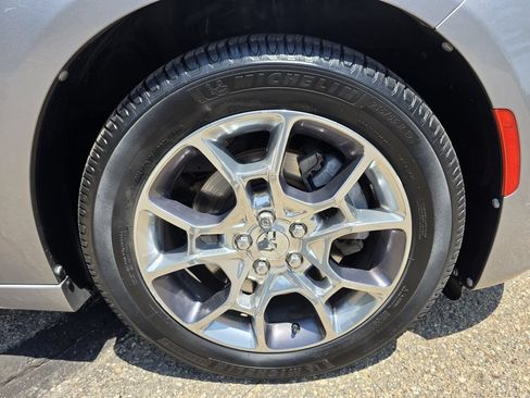 Used 2015 Dodge Charger SXT w/ AWD Plus Group image 43
