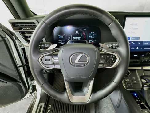 Used 2024 Lexus GX 550 w/ Accessory Package (Z1) AWD/4WD image 9