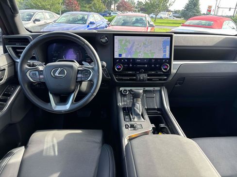 Used 2024 Lexus GX 550 w/ Accessory Package (Z1) AWD/4WD image 12
