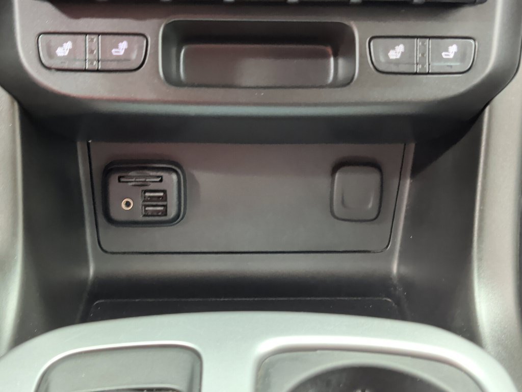 Used 2022 Chevrolet Colorado ZR2 w/ ZR2 Midnight Special Edition AWD/4WD image 17